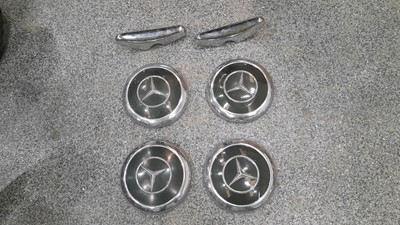 Lot 265 - MERCEDES HUB CAPS 24CM AND 2 CHROME BUMPER OVERRIDERS