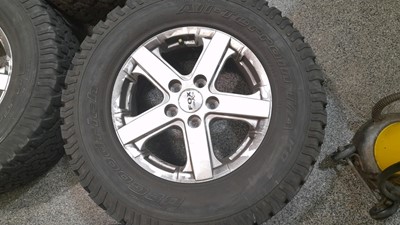 Lot 573 - SET OF 4 ALLOY & 1X STEEL RANGE ROVER SPORT WHEELS AND TYRES