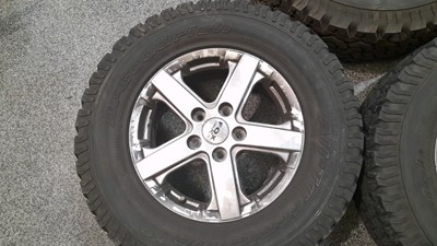 Lot 573 - SET OF 4 ALLOY & 1X STEEL RANGE ROVER SPORT WHEELS AND TYRES