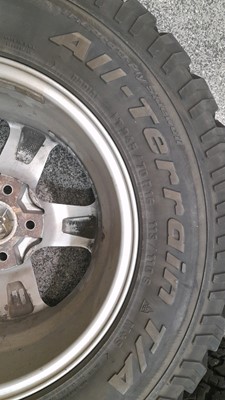 Lot 573 - SET OF 4 ALLOY & 1X STEEL RANGE ROVER SPORT WHEELS AND TYRES