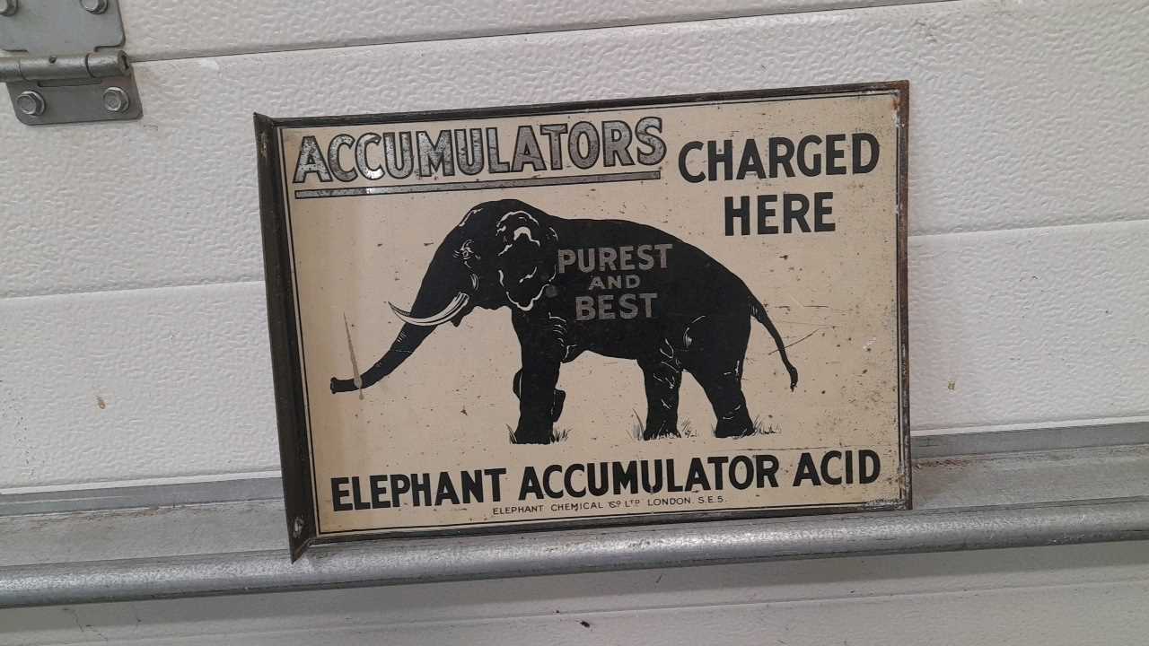 Lot 346 - ELEPHANT ACCUMULATOR ACID TIN SIGN  ( DOUBLE SIDED HANGING )  13" X 9"