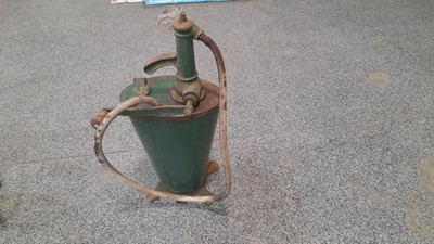 Lot 637 - GEAR OIL PUMP