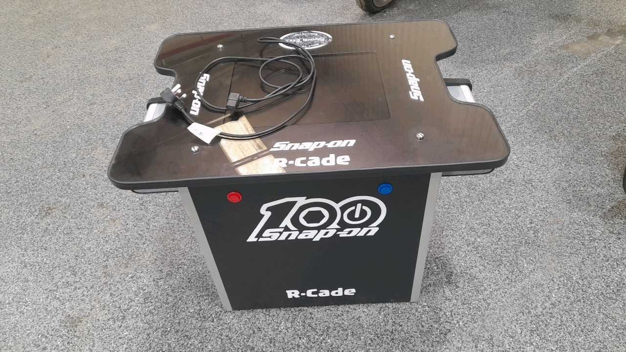 Lot 151 - SNAPON ARCADE MACHINE