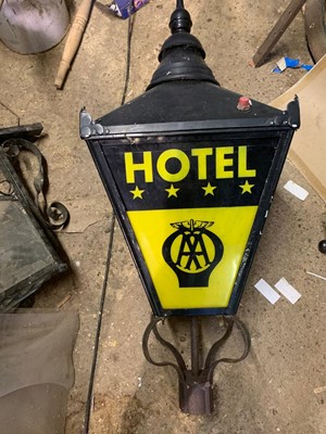 Lot 436 - AA HOTEL POLE MOUNTED LAMP  43"