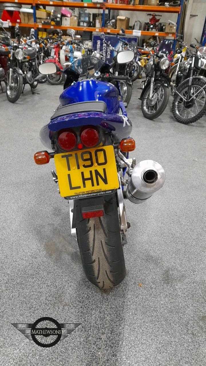 Lot 149 1999 YAMAHA YZFR1