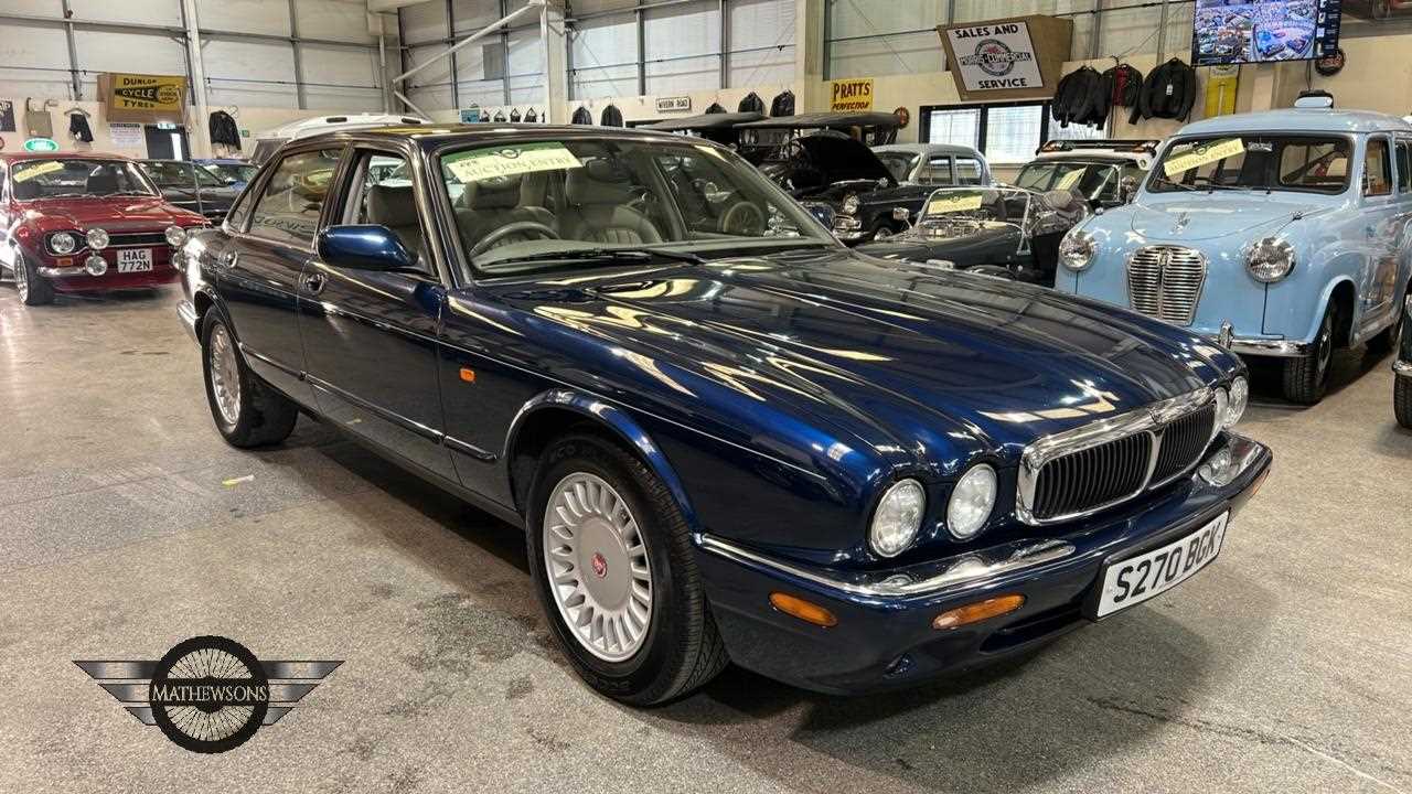 Lot 279 - 1998  JAGUAR XJ8 AUTO