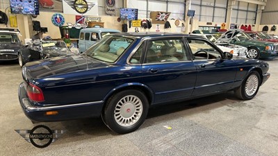 Lot 279 - 1998  JAGUAR XJ8 AUTO