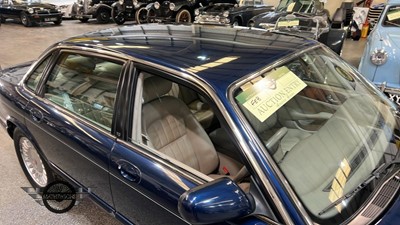 Lot 279 - 1998  JAGUAR XJ8 AUTO