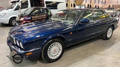 Lot 279 - 1998  JAGUAR XJ8 AUTO