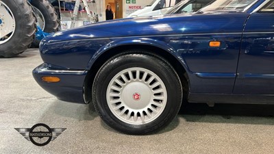 Lot 279 - 1998  JAGUAR XJ8 AUTO