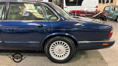 Lot 279 - 1998  JAGUAR XJ8 AUTO