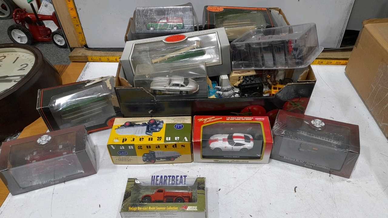 Lot 548 - BOXE OF VARIOUS DIE-CAST MODELS