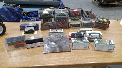 Lot 576 - 2 BOXES OF VARIOUS DIE-CAST MODELS