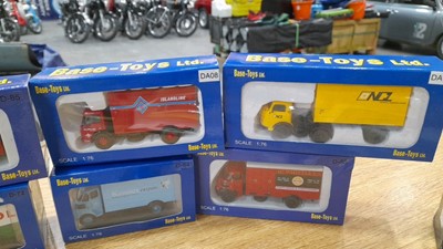 Lot 612 - 2 BOXES OF VARIOUS DIE-CAST MODELS
