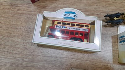 Lot 612 - 2 BOXES OF VARIOUS DIE-CAST MODELS