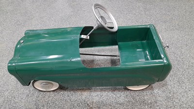 Lot 194 - CHILDS PEDAL CAR