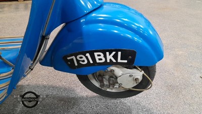 Lot 381 - 1957 LAMBRETTA LD150 GT