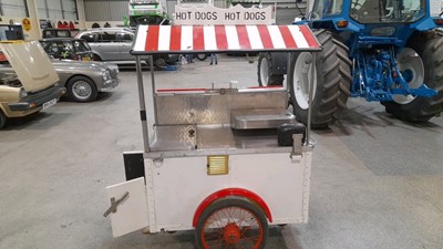 Lot 169 - HOT DOG STAND