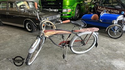 Lot 319 - COLUMBIA BUILT 1950 BEACH CRUISER