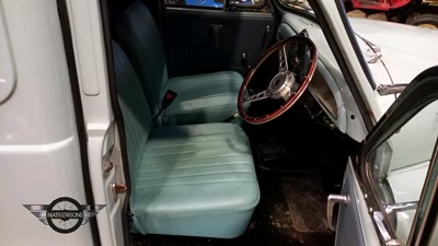 Lot 117 - 1972 MORRIS 1000 VAN