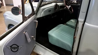 Lot 117 - 1972 MORRIS 1000 VAN