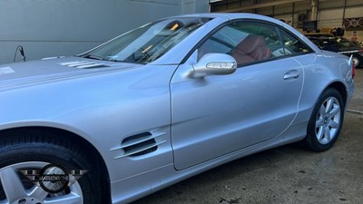 Lot 101 - 2002 MERCEDES SL 500 AUTO