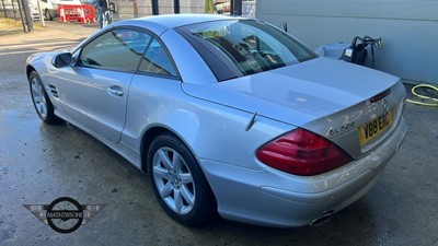 Lot 101 - 2002 MERCEDES SL 500 AUTO