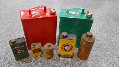 Lot 584 - 2X 2GAL PETROL CANS WITH BRASS TOPS AND ASSORTED SMALL CANS