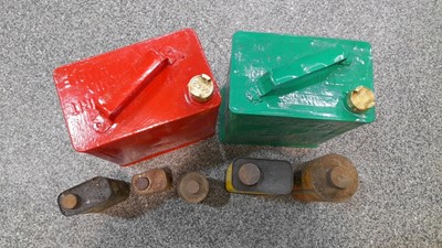 Lot 584 - 2X 2GAL PETROL CANS WITH BRASS TOPS AND ASSORTED SMALL CANS