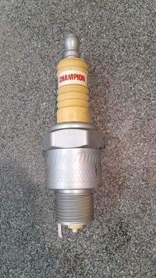 Lot 575 - LARGE PLASTIC DISPLAY SPARK PLUG