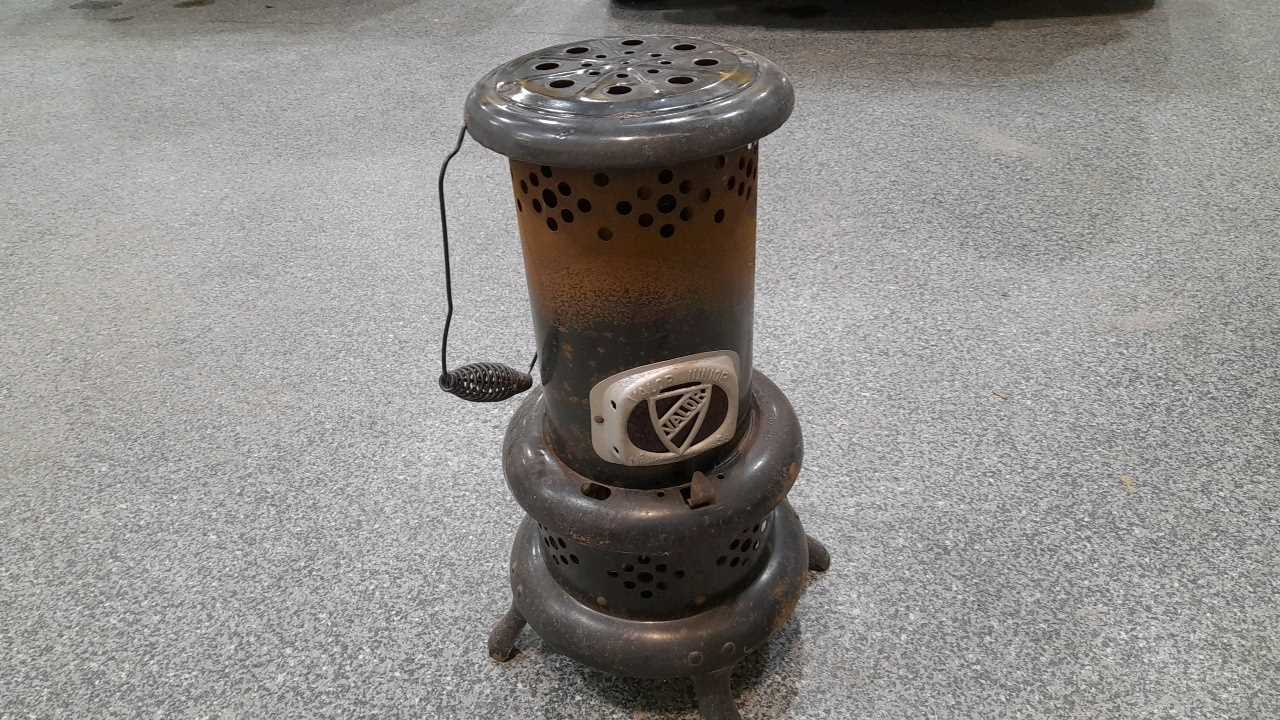 Lot 823 - VALOR PARAFFIN HEATER IN WORKING ORDER - PROCEEDS TO CHARITY