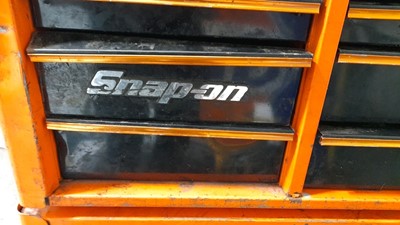Lot 404 - SNAP ON TOOL BOX , TOP AND BOTTOM IN KIT FORM
