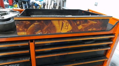 Lot 404 - SNAP ON TOOL BOX , TOP AND BOTTOM IN KIT FORM