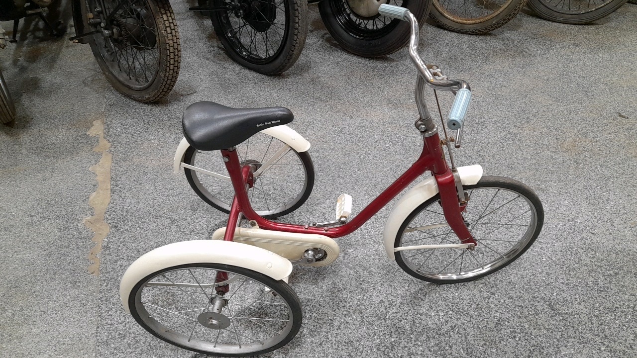 Lot 424 RALEIGH CHILDS 3 WHEELER TRIKE