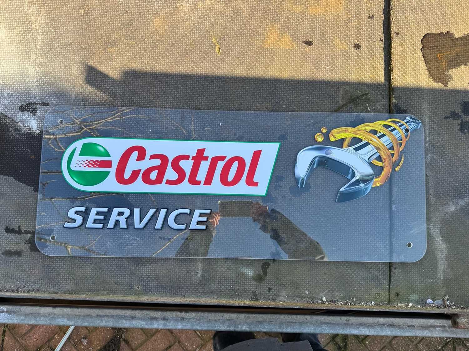 Castrol Service Sign Lot 70 - CASTROL SERVICE PLASTIC/ PERSPEX SIGN 36