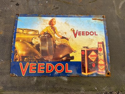 Lot 169 - VEEDOL OIL ENAMEL SIGN 16.5" X 11"