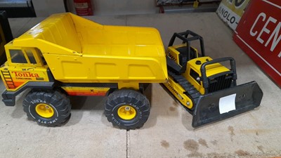 Lot 338 - TONKA TIPPER LORRY & D8 DOZER