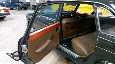 Lot 595 - 1971 WOLSELEY 18/85