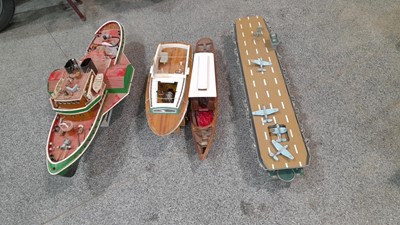 Lot 411 - 4X WOODEN RADIO CONTROLLED BOATS  ( NO RADIO GEAR WITH THESE BOATS )