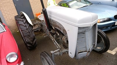 Lot 585 - 1990 MASSEY FERGUSON T20