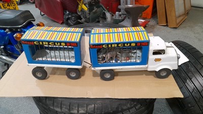 Lot 126 - TRIANG JUNIOR SERVICES CIRCUS TRUCK & TRAILER + ANIMALS