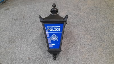 Lot 250 - VINTAGE STYLE MET POLICE WALL MOUNTED LANTERN 15" X 12" OVERALL L 30"