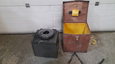 Lot 385 - SLIDE PROJECTOR WITH TV SCREEN ATTACHED