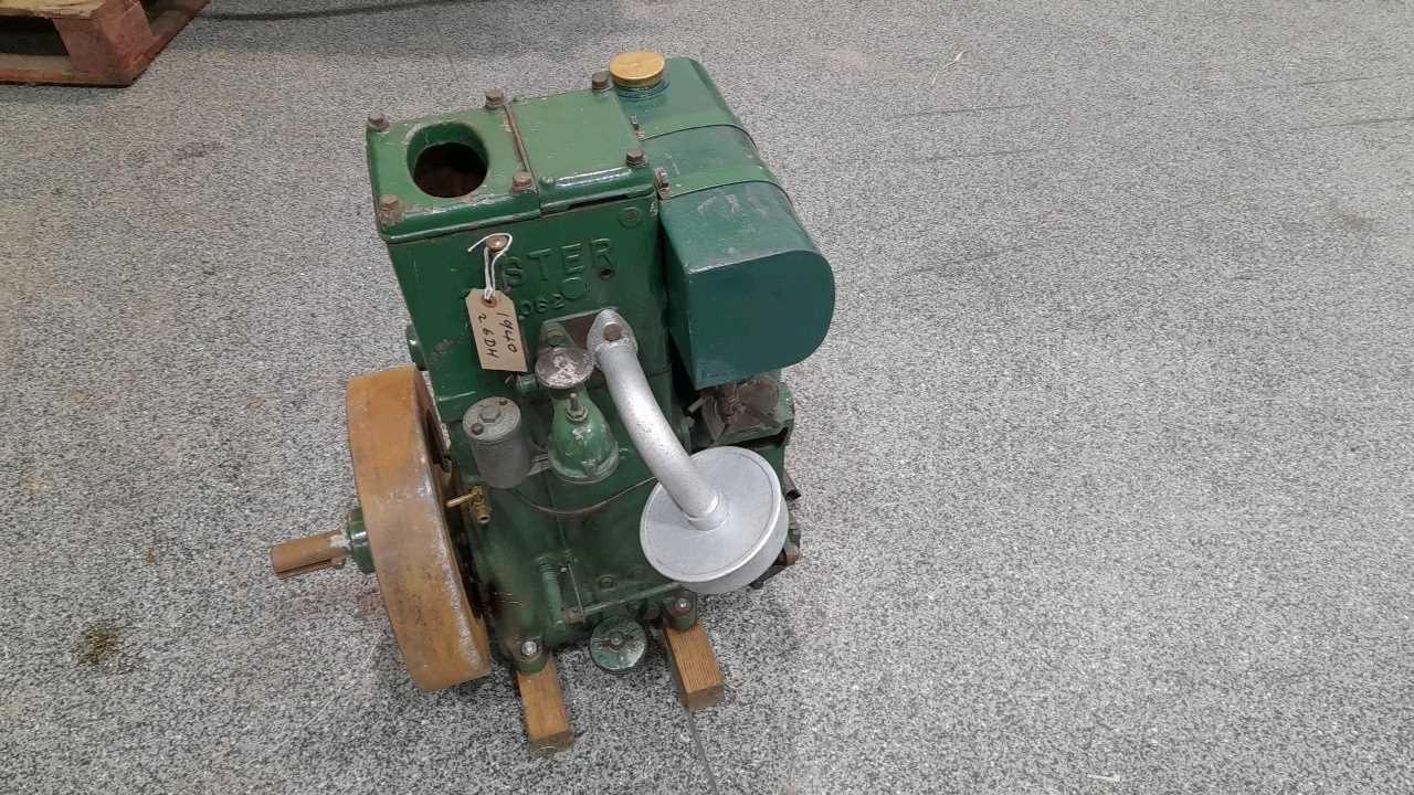 Lot 471 - LISTER D STATIONARY ENGINE 26DH 1940