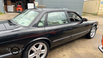 Lot 684 - 1998 JAGUAR XJR V8 AUTO