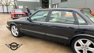 Lot 684 - 1998 JAGUAR XJR V8 AUTO