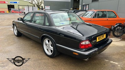 Lot 684 - 1998 JAGUAR XJR V8 AUTO