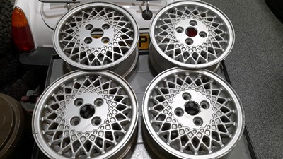 Lot 75 M - SET OF 4 ALLOY WHEELS ( MAYBE MG MONTEGO )