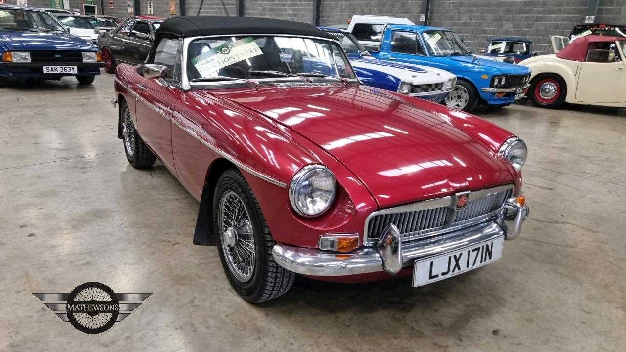 Lot 113 - 1975 MG B ROADSTER