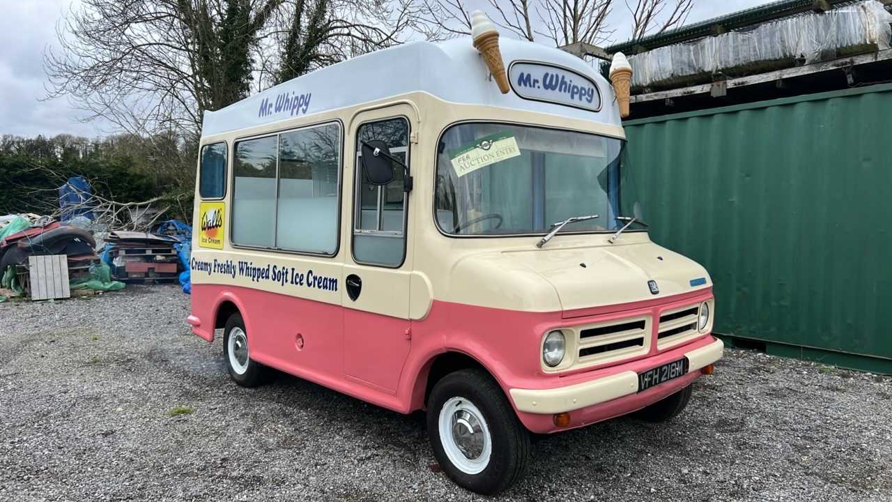 Lot 366 - 1974 BEDFORD CF ICE CREAM VAN